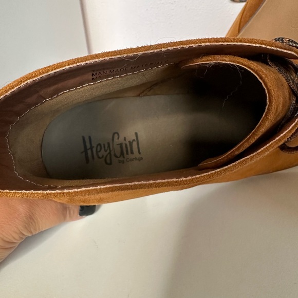 💥 BOGO 💥 NWOT: Corky’s Totes Booties in Cognac 11 - Picture 9 of 10